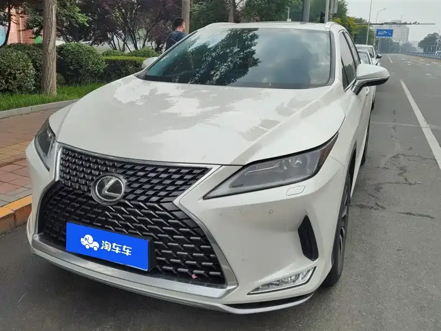 Lexus RX — фото 1