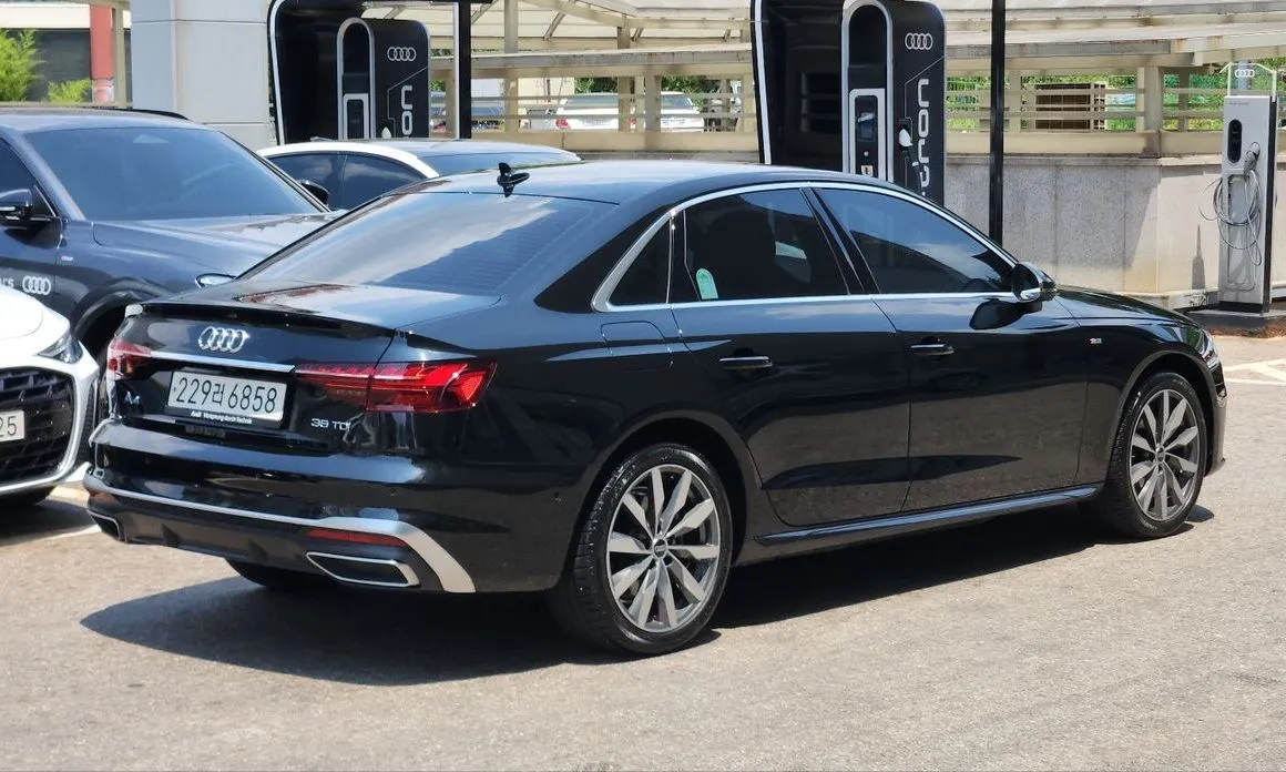 Audi A4 — фото 3