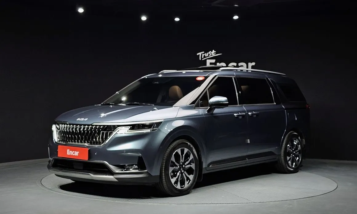 Kia Carnival — фото 1