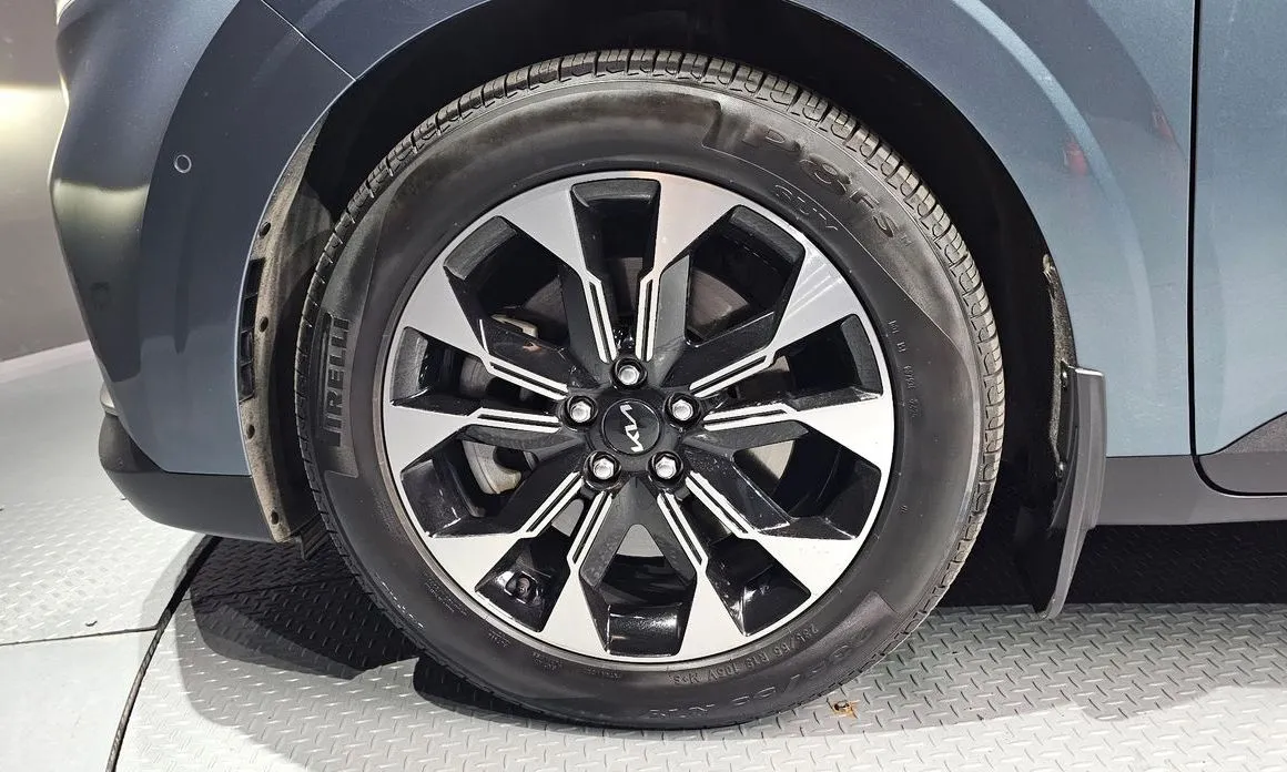 Kia Carnival — фото 10