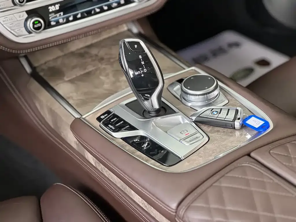 BMW 7 Series — фото 5