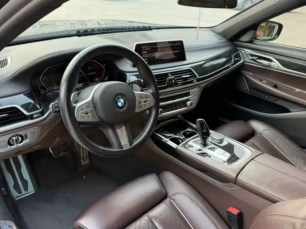BMW 7 Series — фото 4