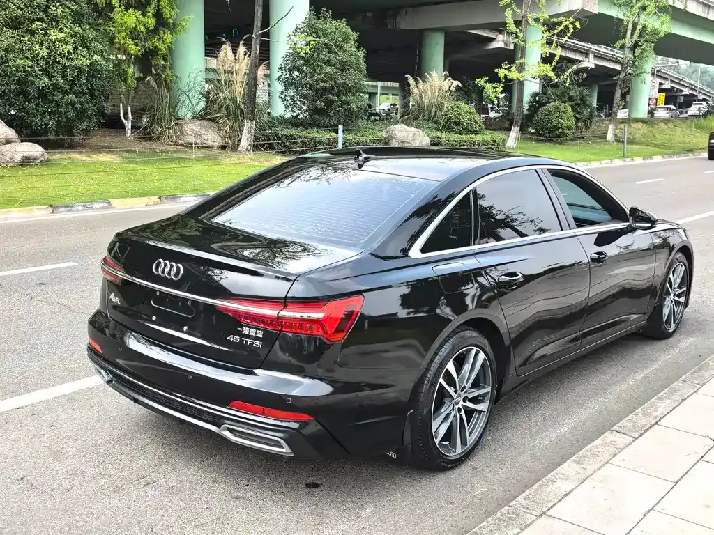 Audi A6L — фото 7