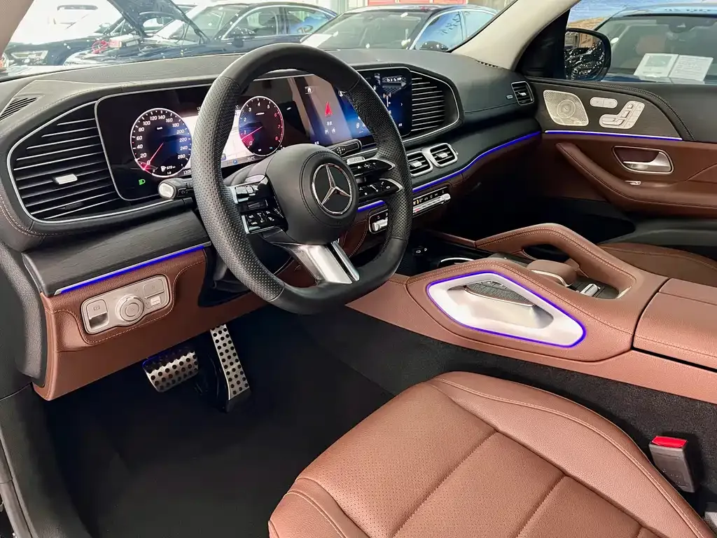 Mercedes-Benz GLS — фото 9