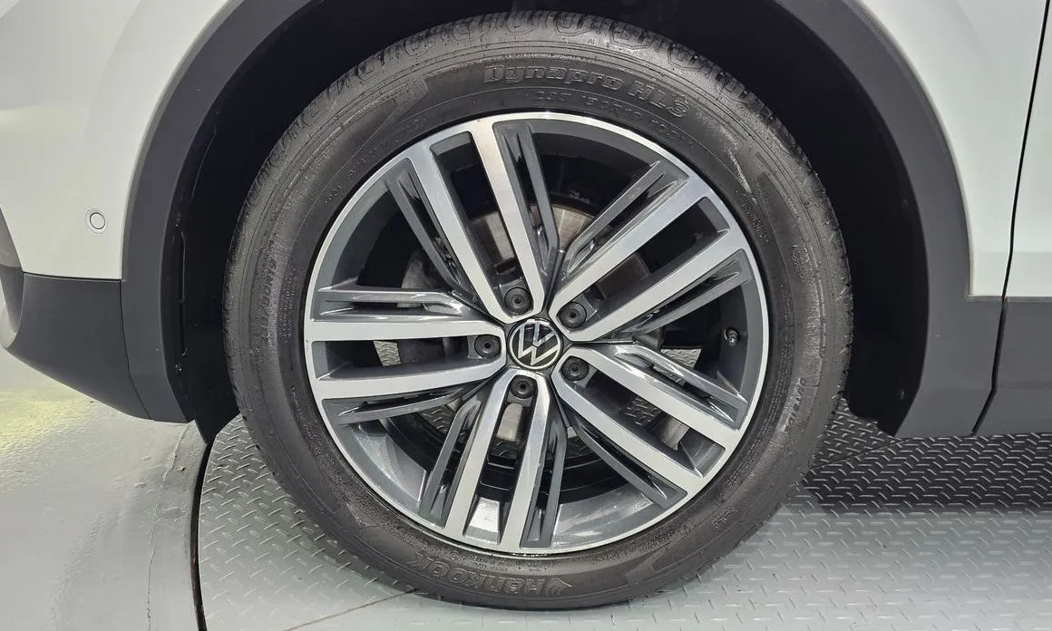 Volkswagen Tiguan — фото 6