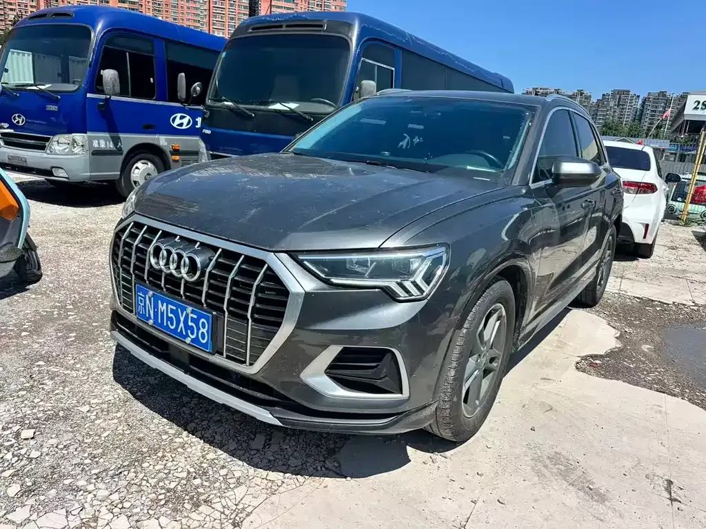 Audi Q3 — фото 1