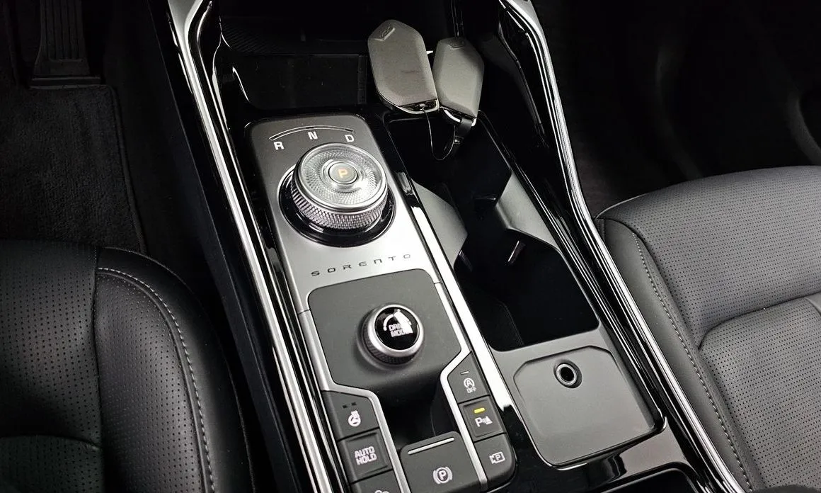 Kia Sorento — фото 5