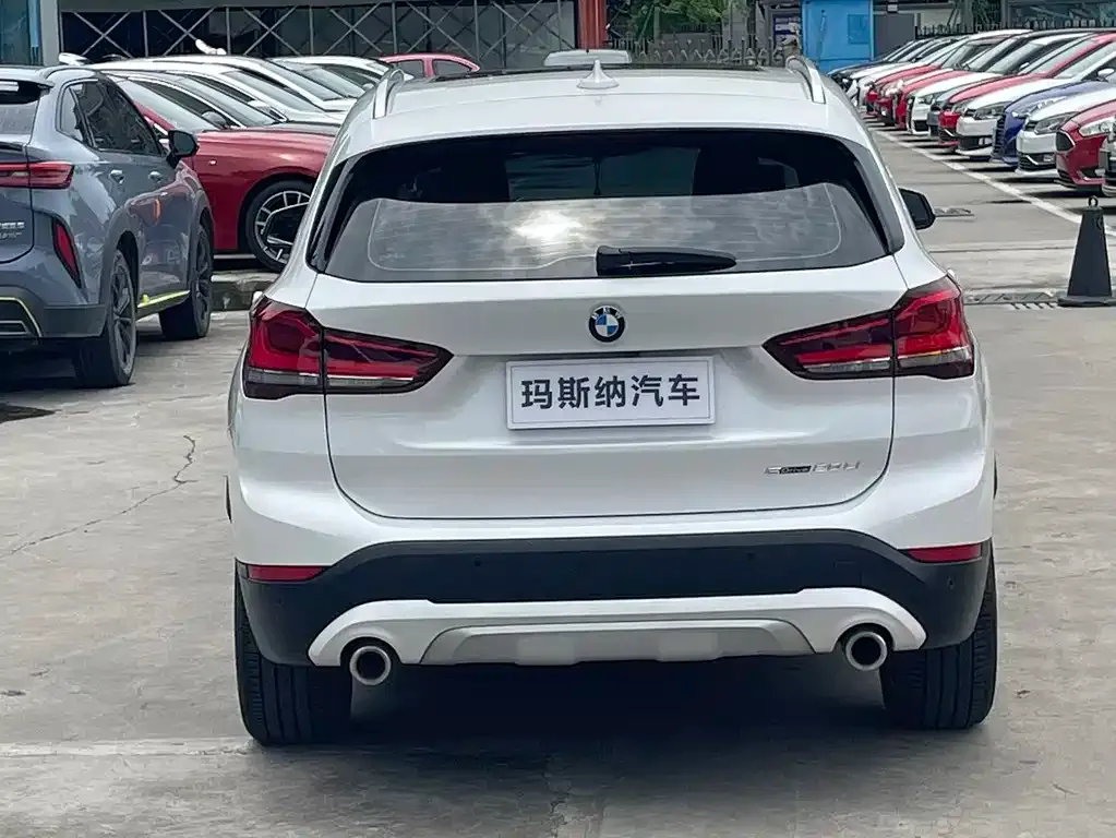 BMW X1 — фото 10