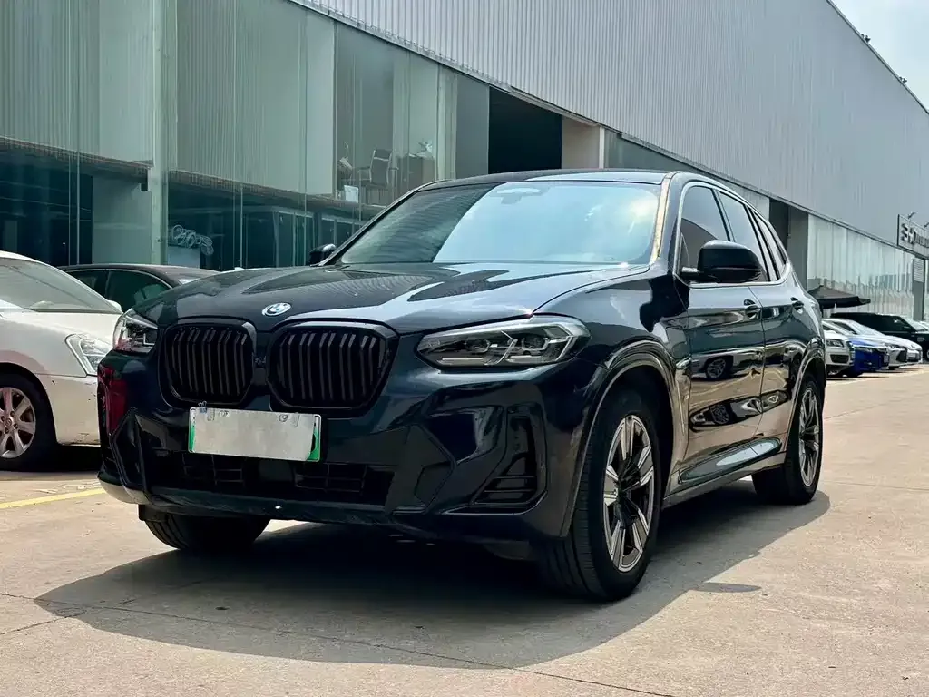 BMW iX3 — фото 1