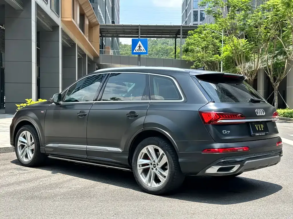 Audi Q7 — фото 5