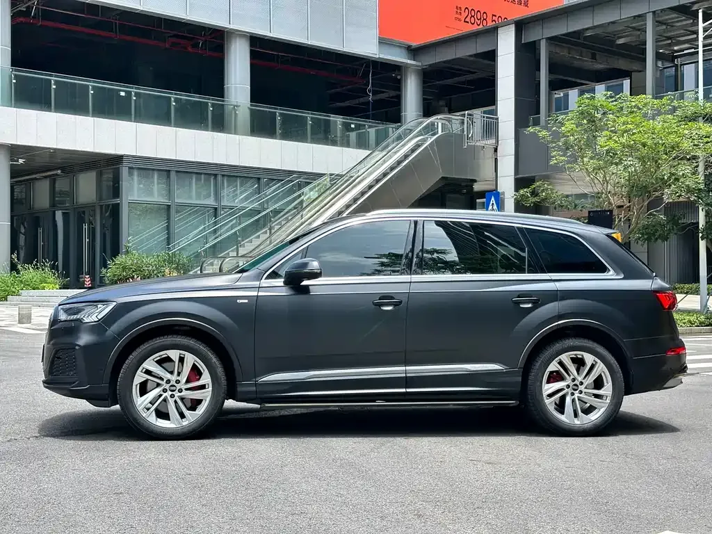 Audi Q7 — фото 6