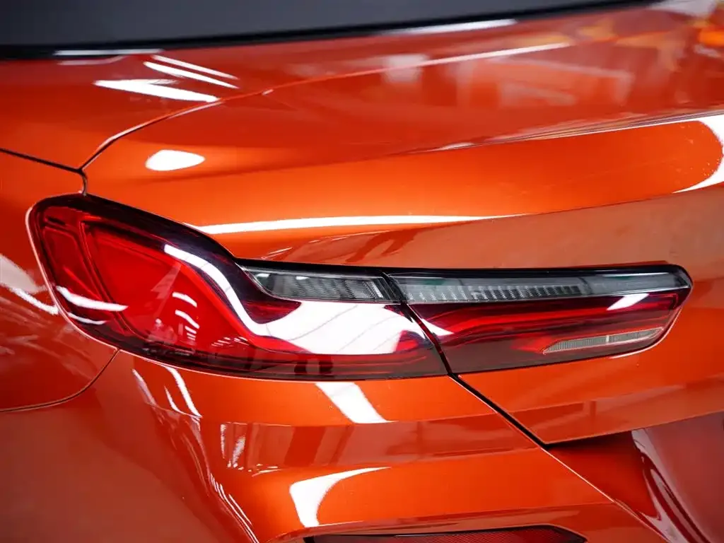 BMW 8 Series — фото 2