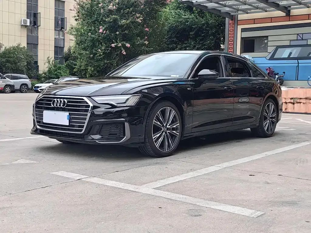 Audi A6L — фото 1