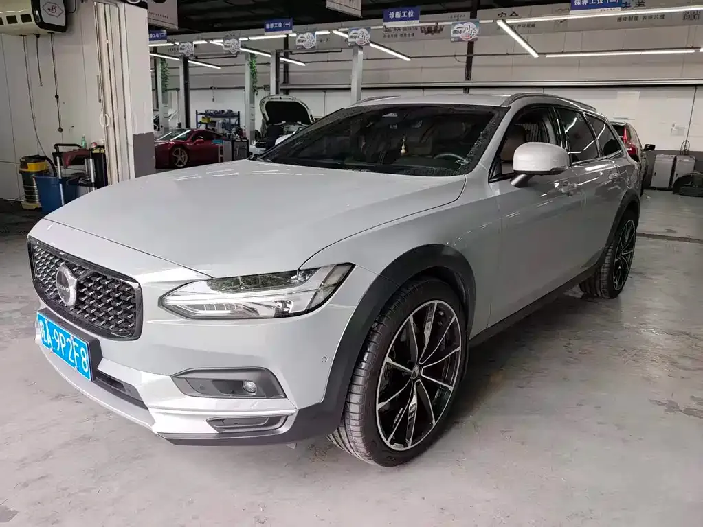 Volvo V90 — фото 1