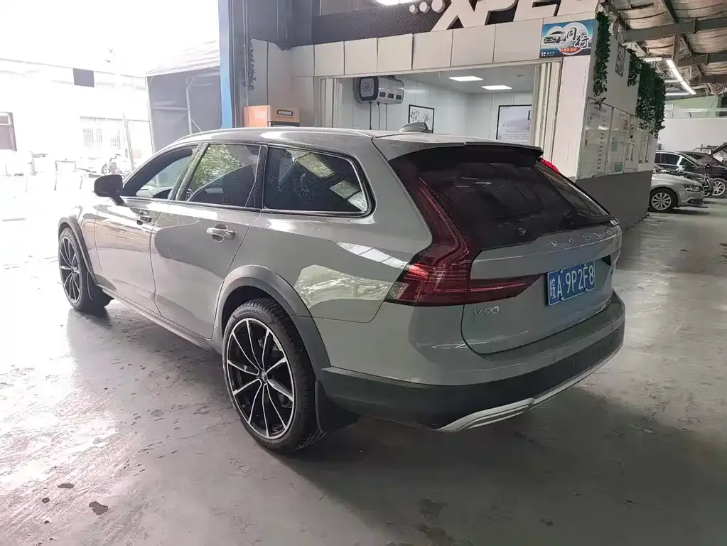 Volvo V90 — фото 10
