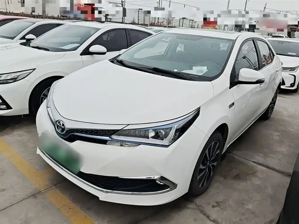 Toyota Corolla Hybrid — фото 1