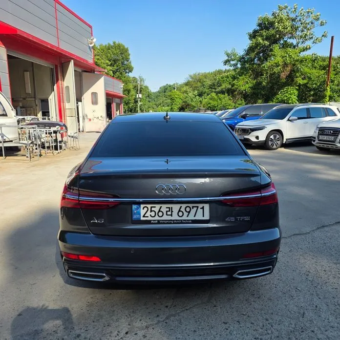 Audi A6 — фото 10