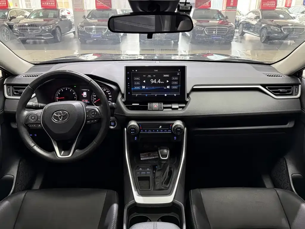 Toyota Wildlander — фото 10
