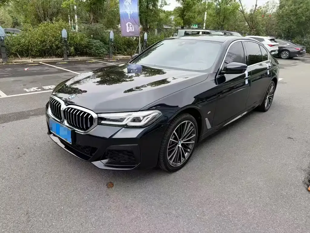 BMW 5 Series — фото 1