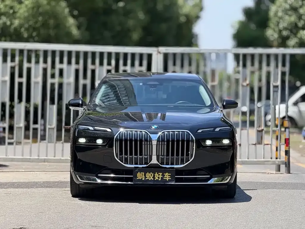 BMW 7 Series — фото 3