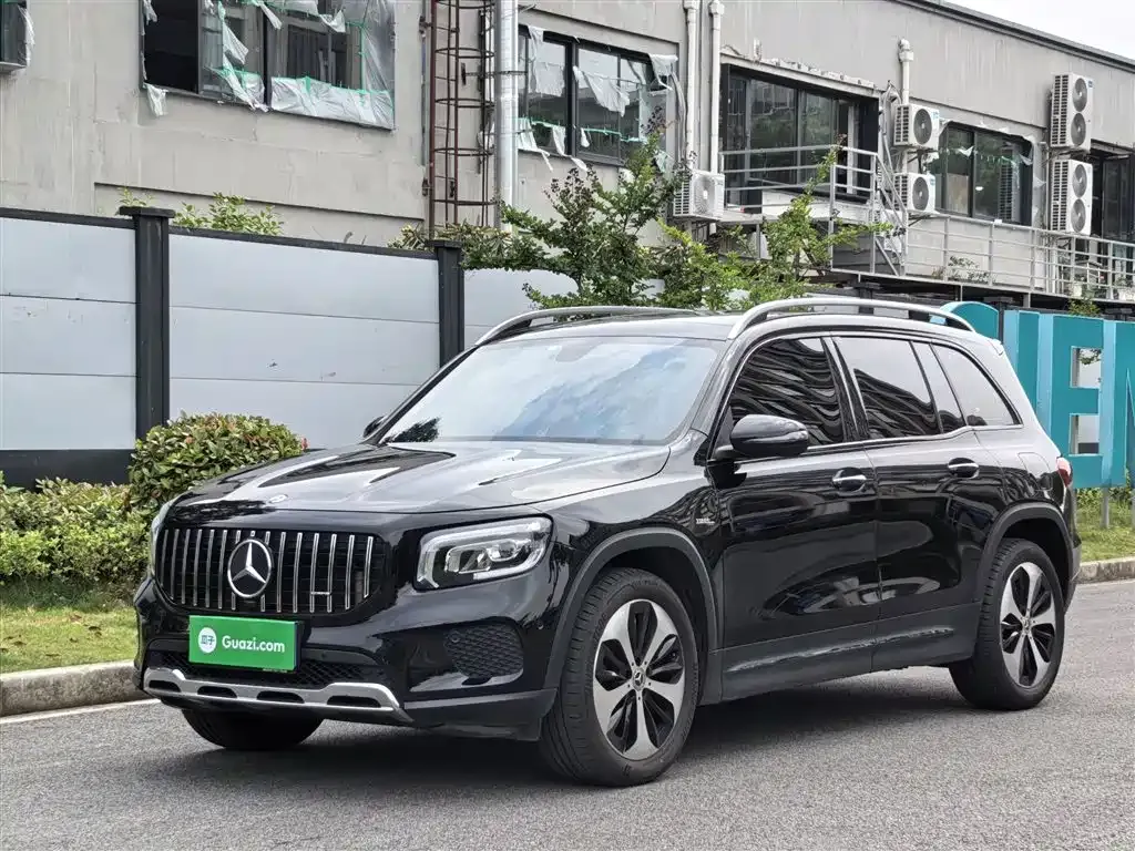 Mercedes-Benz GLB — фото 1