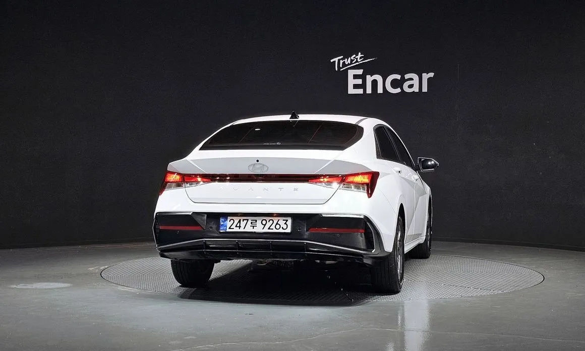 Hyundai AVANTE — фото 3