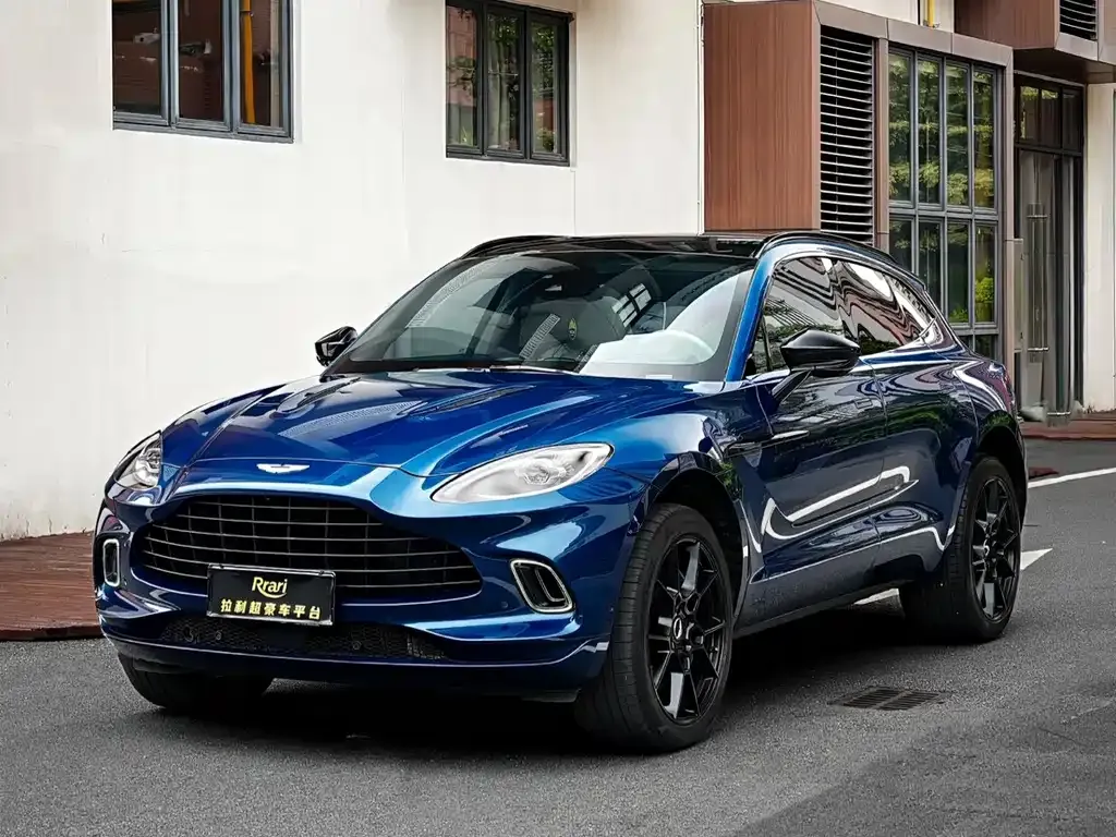 Aston Martin DBX — фото 1