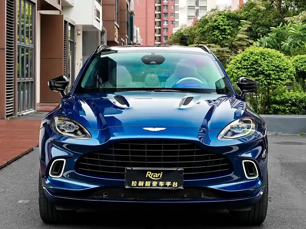 Aston Martin DBX — фото 8