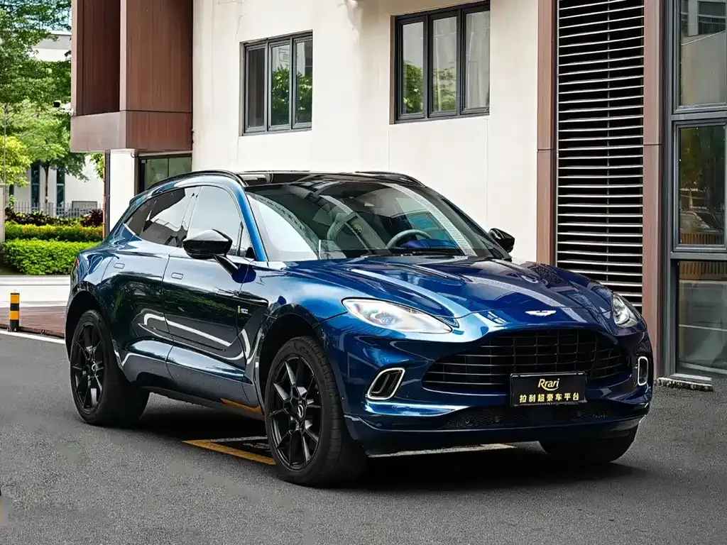 Aston Martin DBX — фото 6