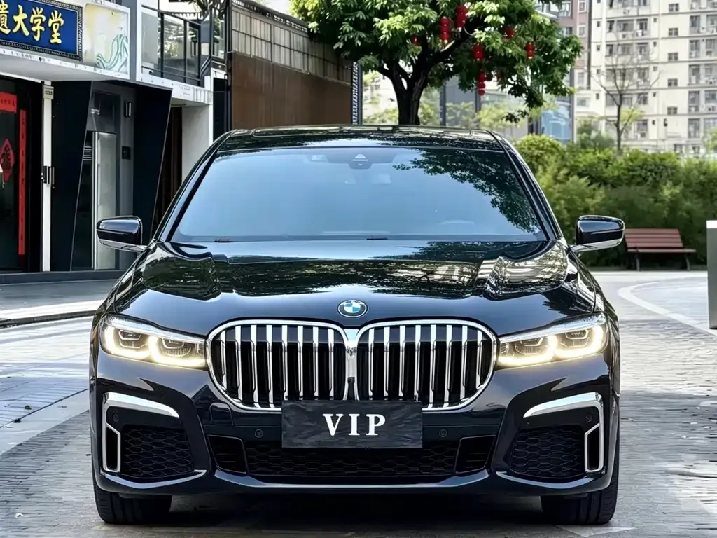 BMW 7 Series — фото 1