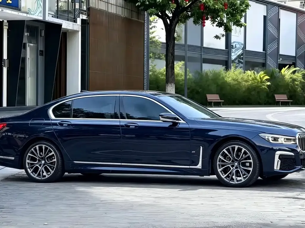 BMW 7 Series — фото 4