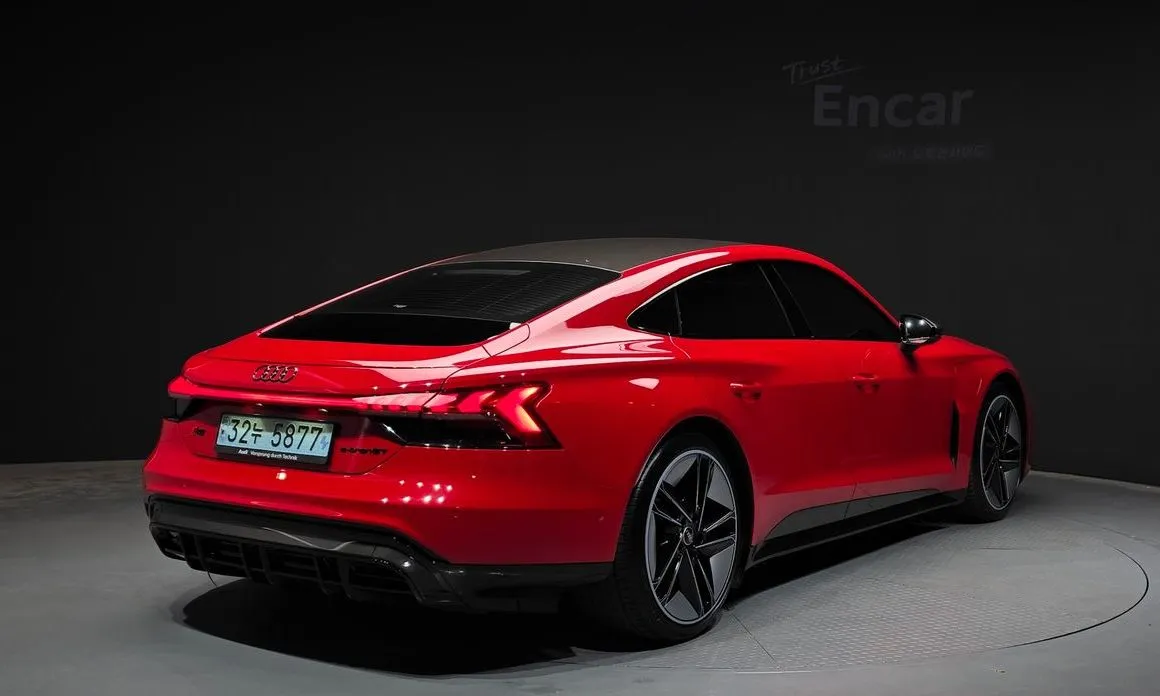 Audi RS e-tron GT — фото 2