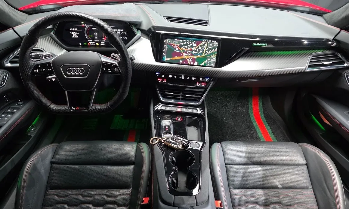 Audi RS e-tron GT — фото 8