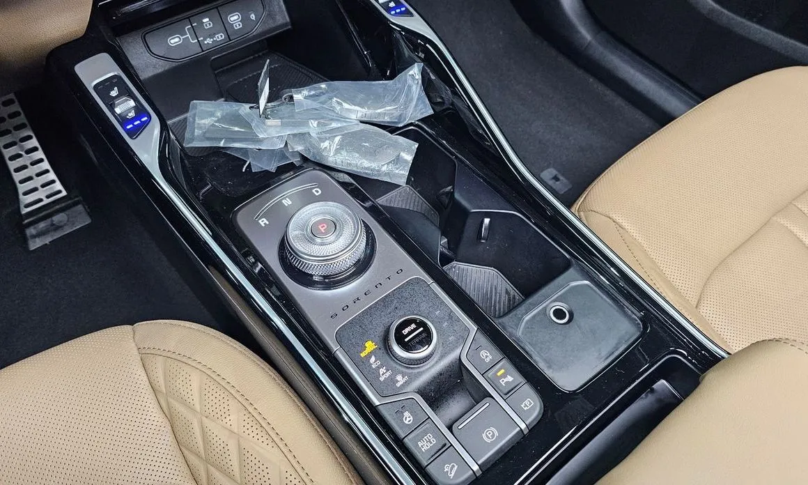 Kia Sorento — фото 8