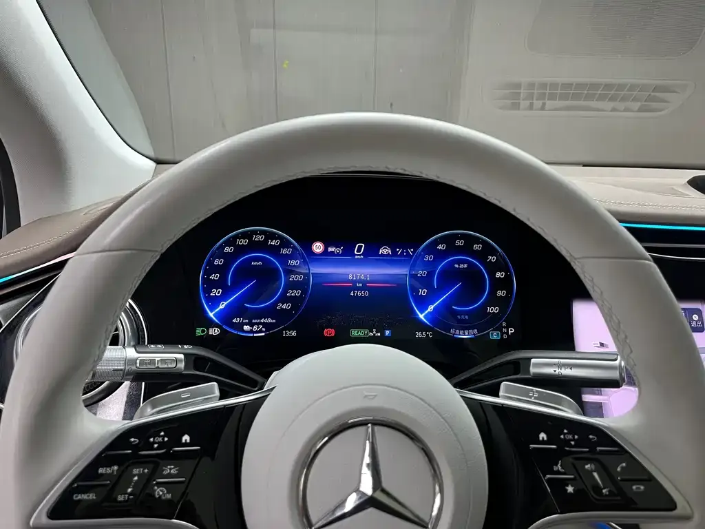 Mercedes-Benz EQS SUV — фото 4