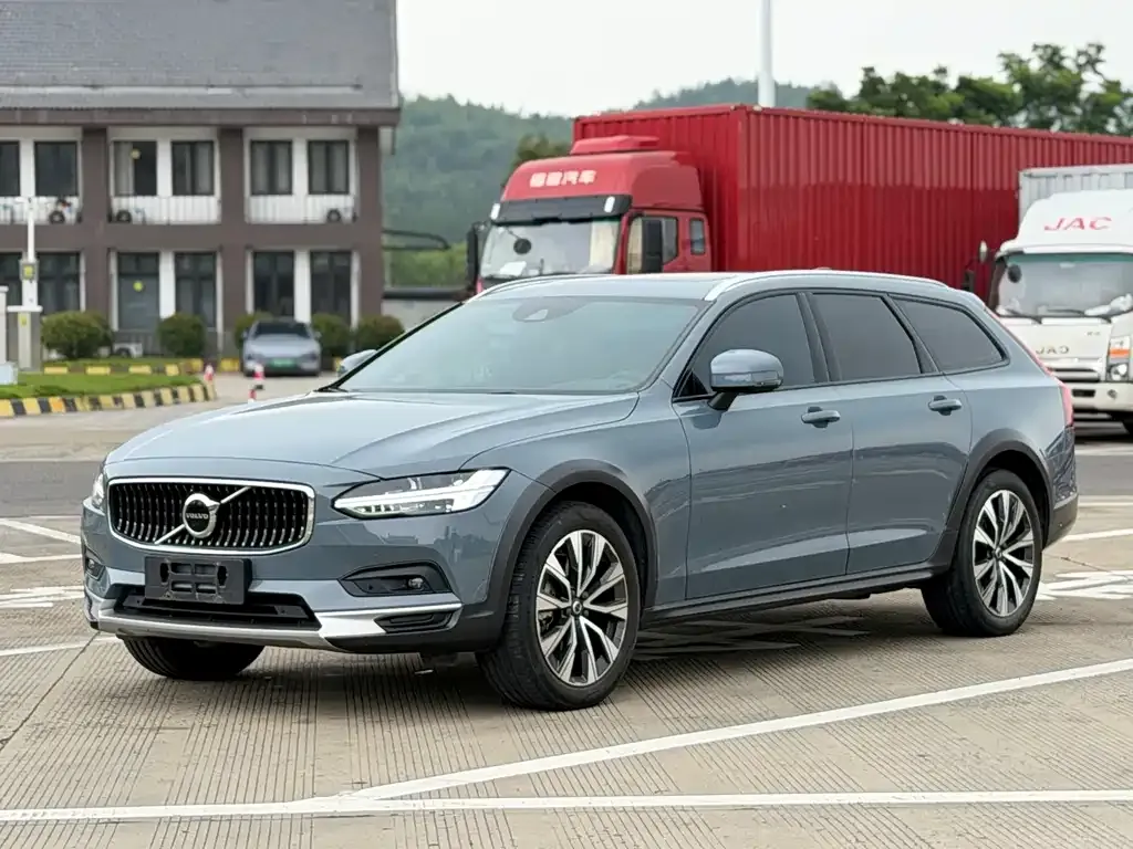 Volvo V90 — фото 1