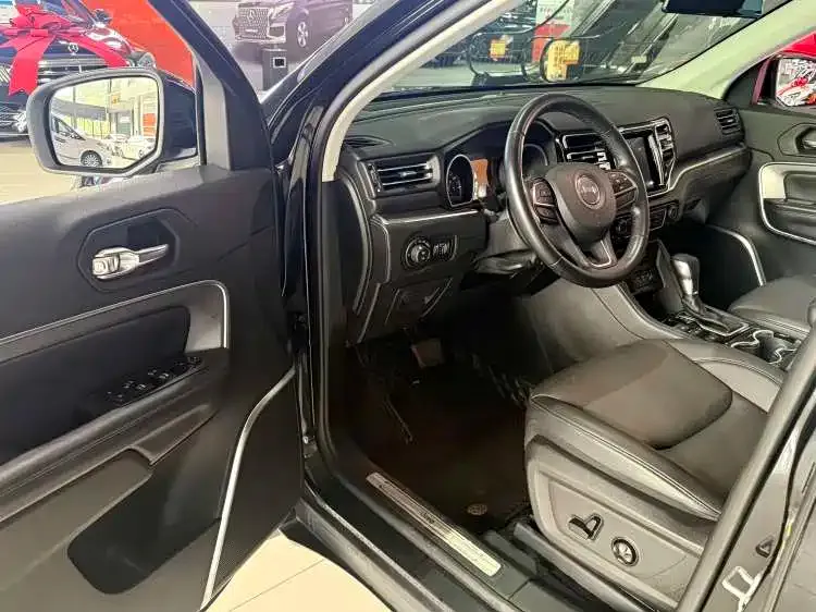 Jeep Grand Commander — фото 10