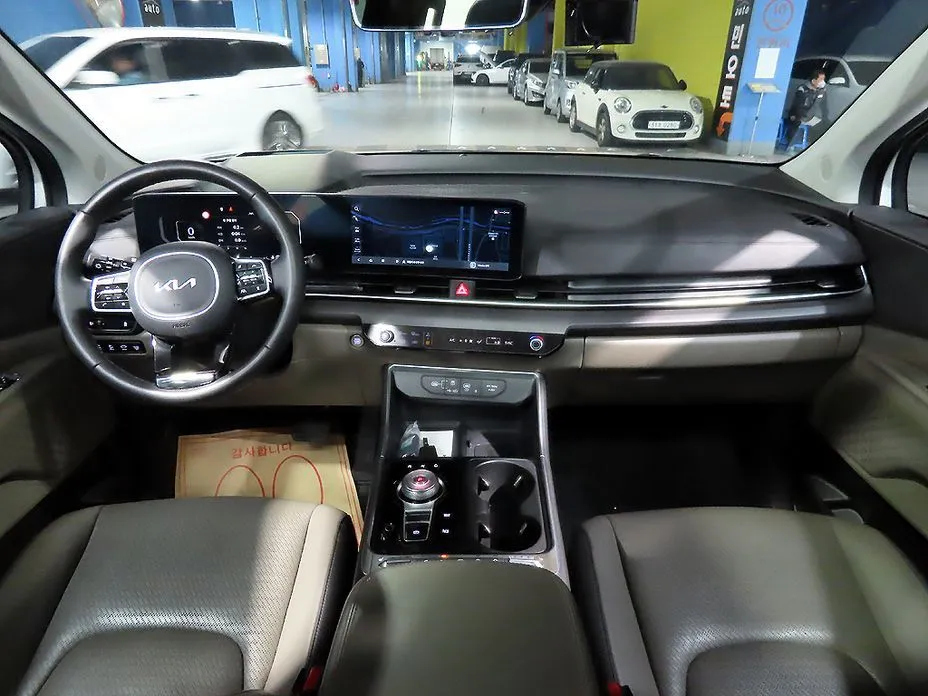 Kia Carnival — фото 10