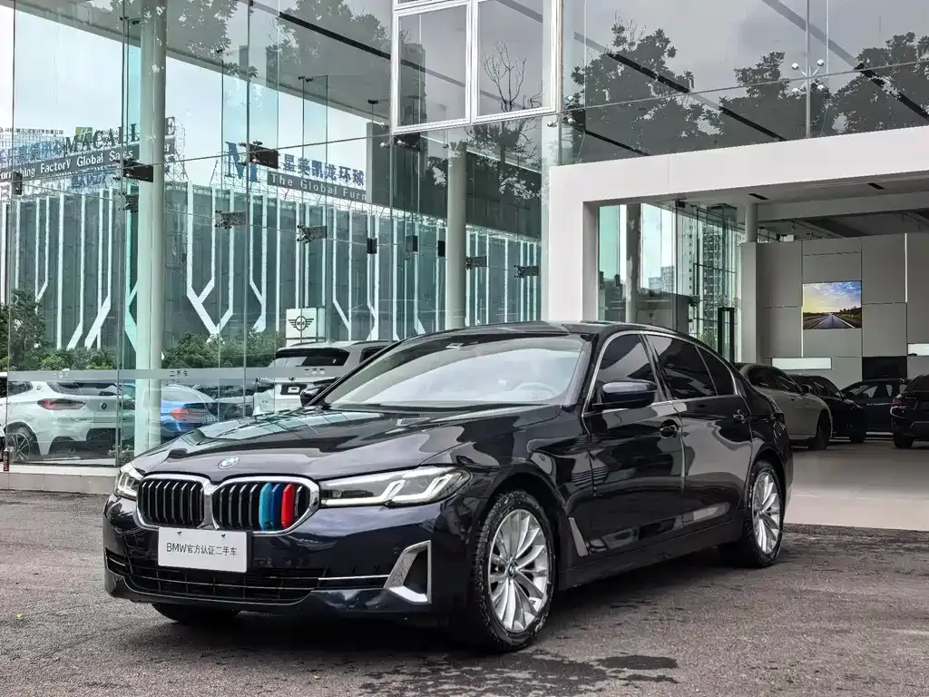 BMW 5 Series — фото 1