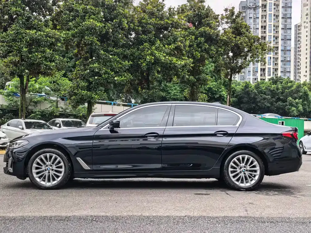 BMW 5 Series — фото 8