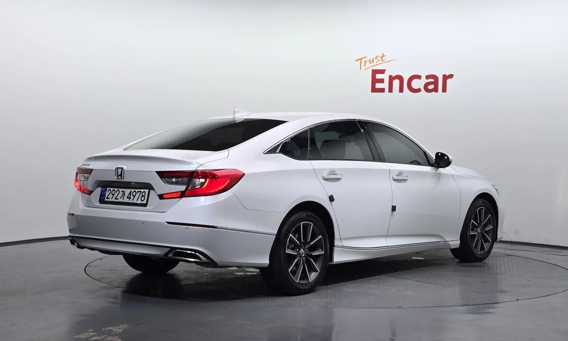 Honda Accord — фото 3