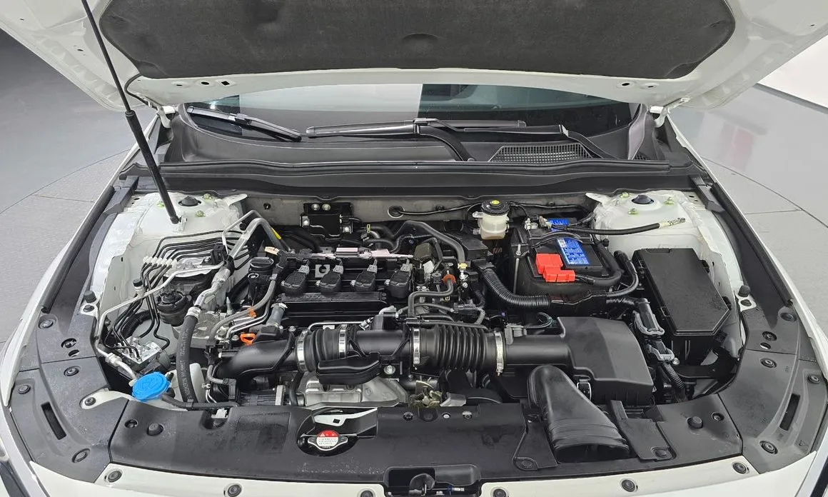 Honda Accord — фото 10