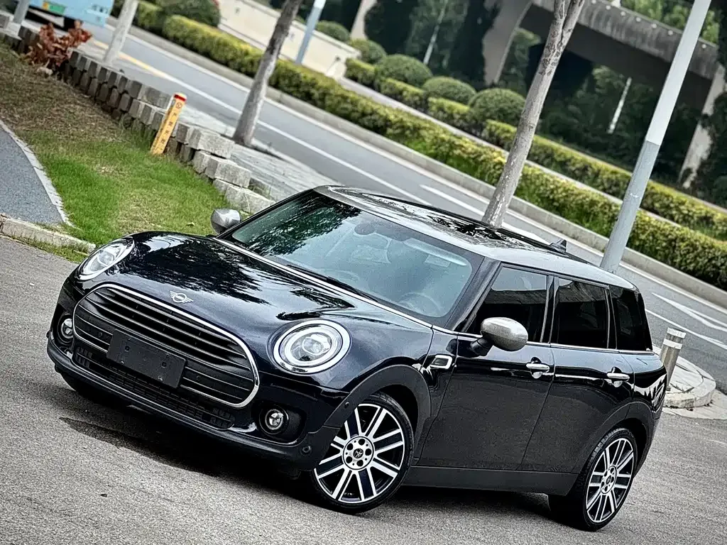 MINI Clubman — фото 1