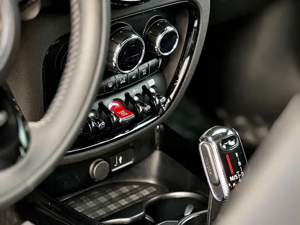 MINI Clubman — фото 3