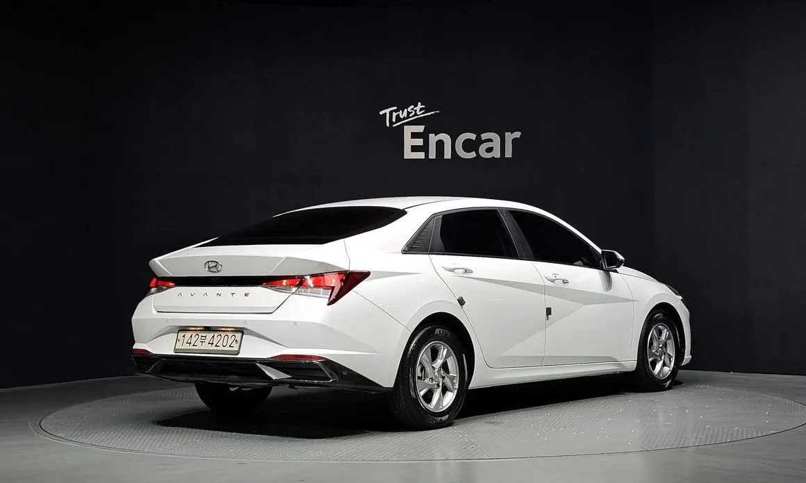 Hyundai AVANTE — фото 3