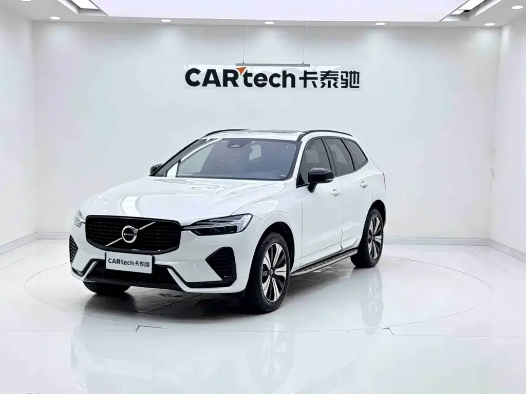 Volvo XC60 — фото 1