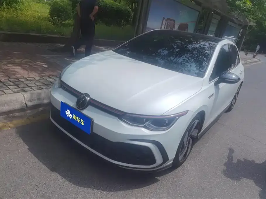 Volkswagen Golf GTI — фото 1