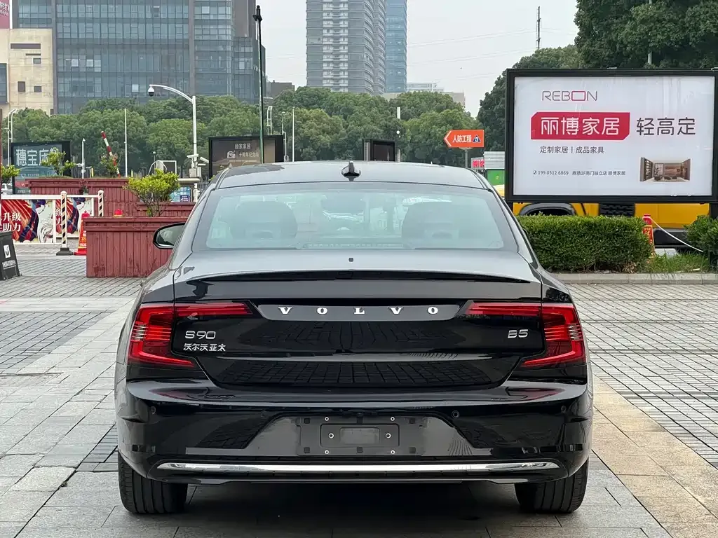 Volvo S90 — фото 10