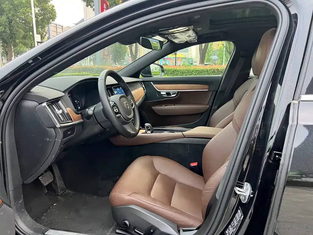 Volvo S90 — фото 4