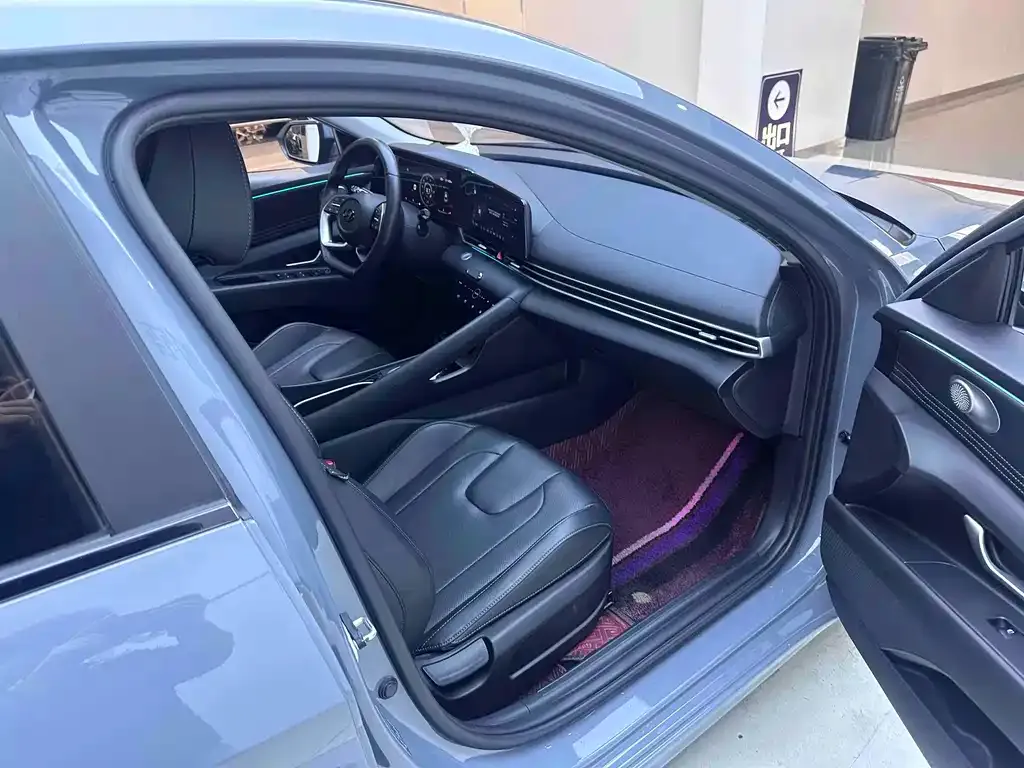 Hyundai Elantra — фото 10